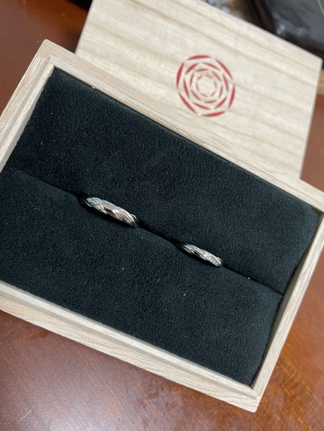 左:男性指輪
右:女性指輪