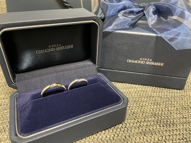 ダイヤモンドの輝きがとても綺麗です。上品さを醸し出しています