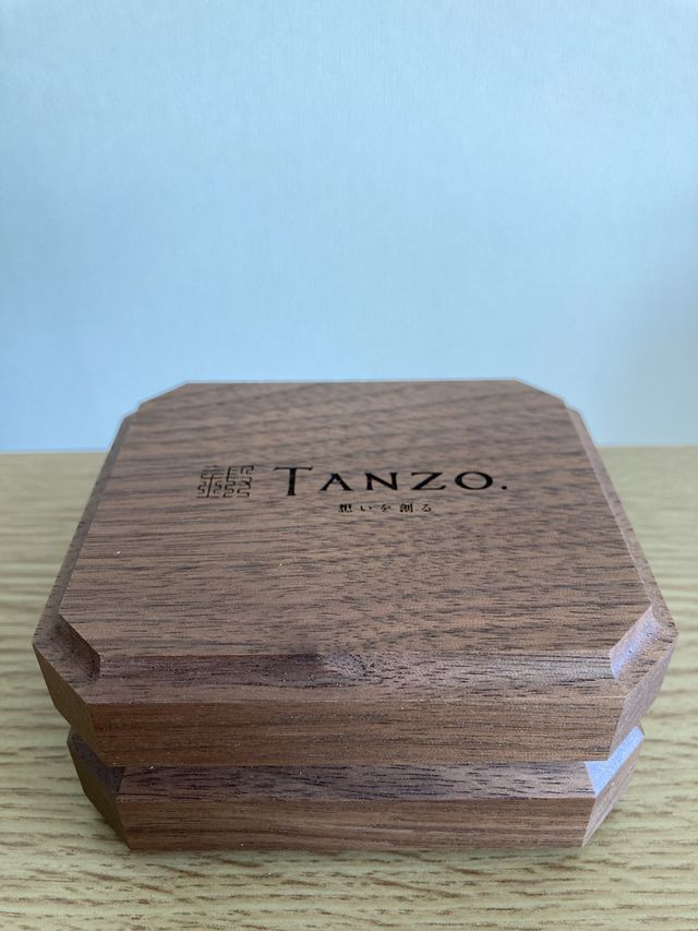 1枚の板から切り出して作られたBOX