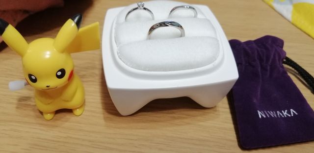 指輪が新居に届いた時。有料ですが素敵だったため桐箱と陶器を