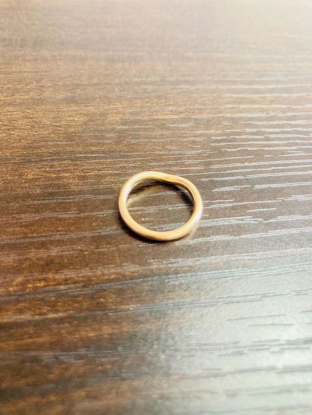 ピンクゴールドで可愛い色味です！