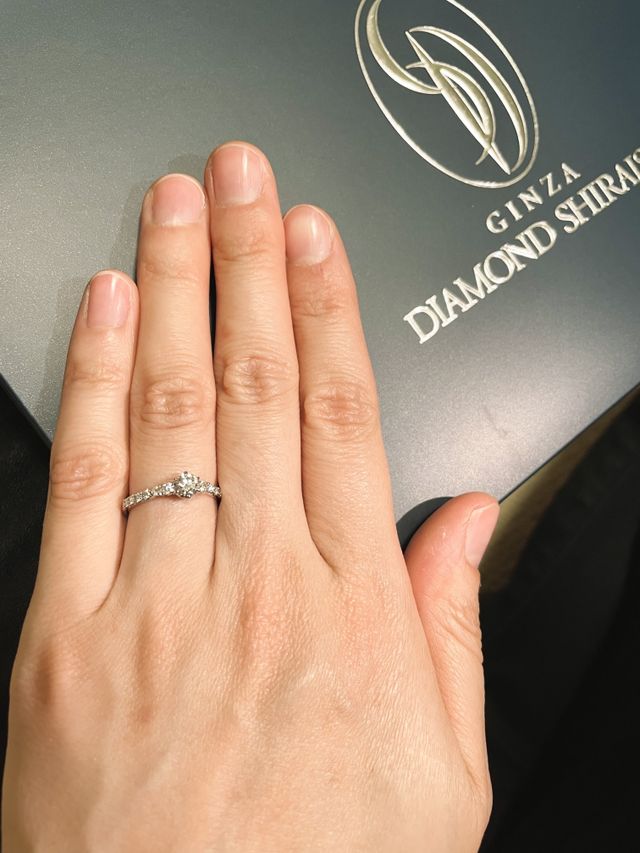 スタッフ様にも相談しながら彼と一緒に選びました。