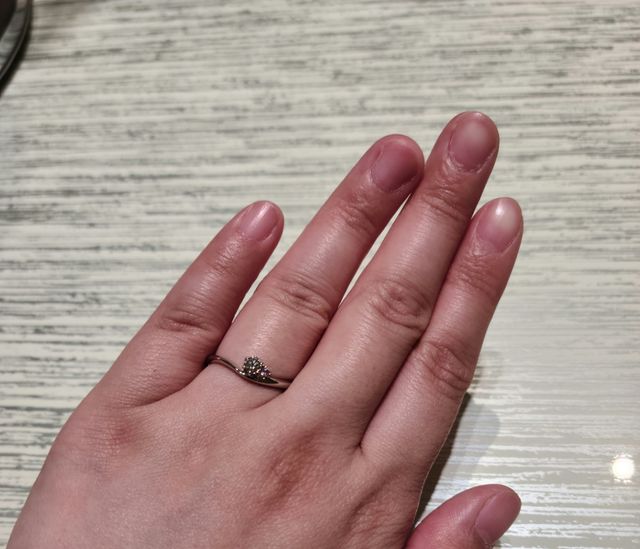 婚約指輪試着