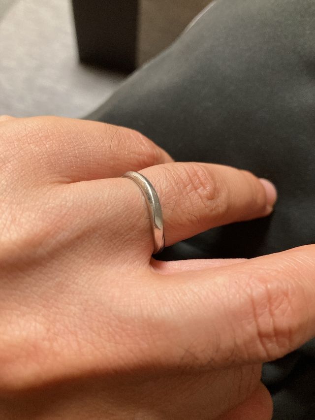 多少のカーブが付いているので、ハメ心地が非常に良い