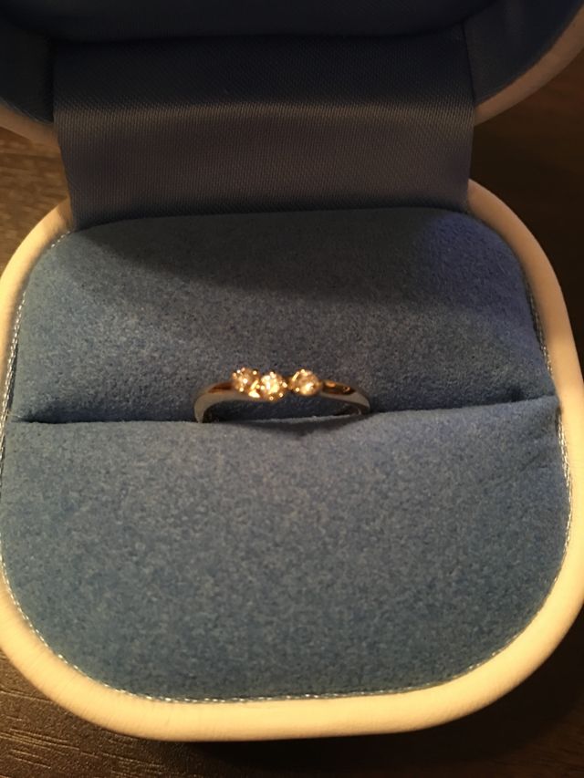 ダイヤの輝きが綺麗なイエローゴルドのリング