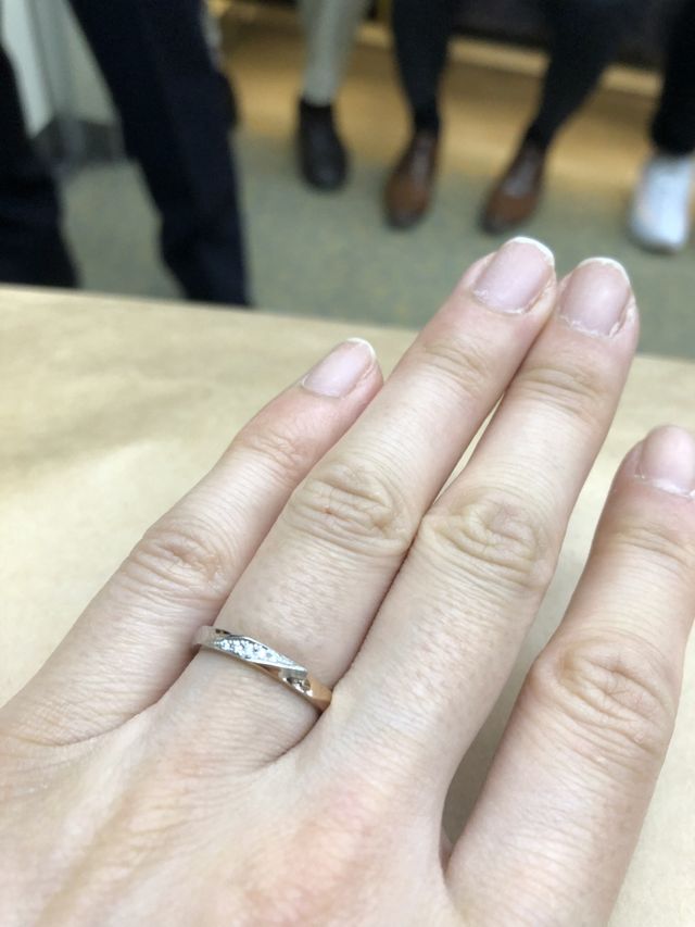 斜めに線が入ったデザインが気に入りました。