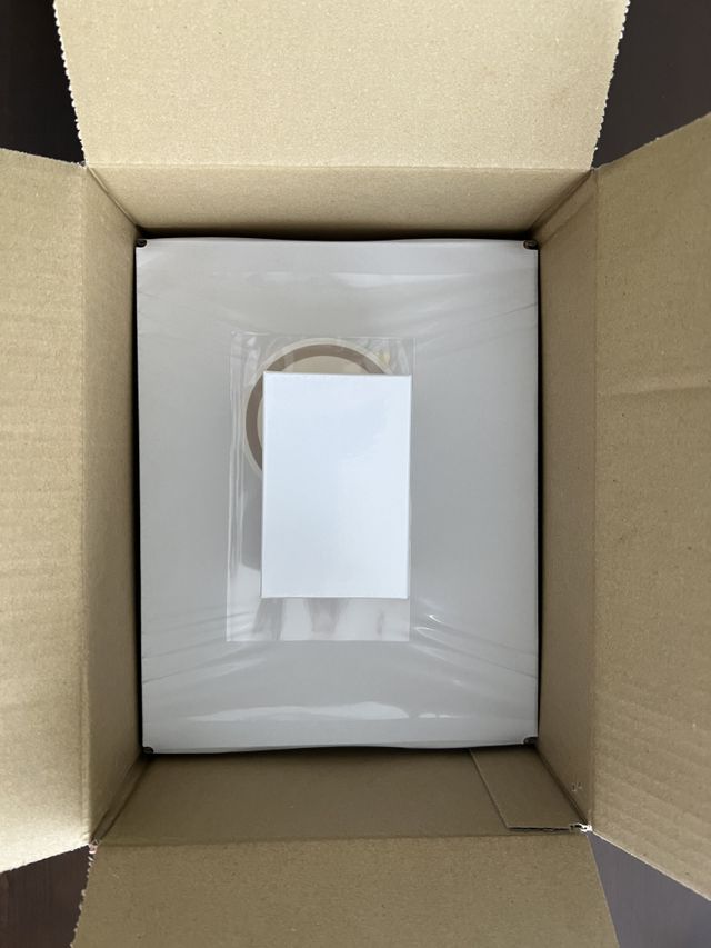 メッセージの下には丁寧に梱包して頂いた指輪ボックス