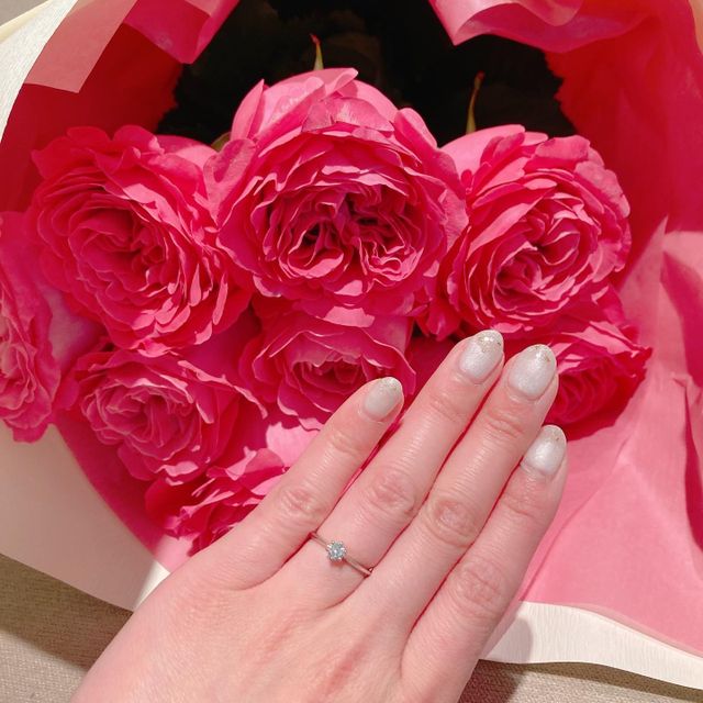 プロポーズ時に花束と一緒に