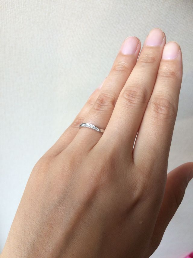 指馴染みよく、きれいな輝きです。