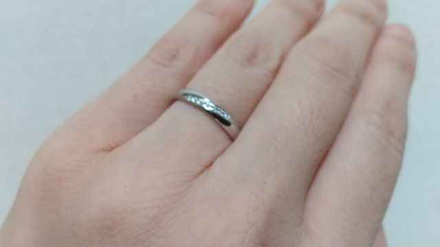 丈夫で曲がりにくく、プラチナ99.9%