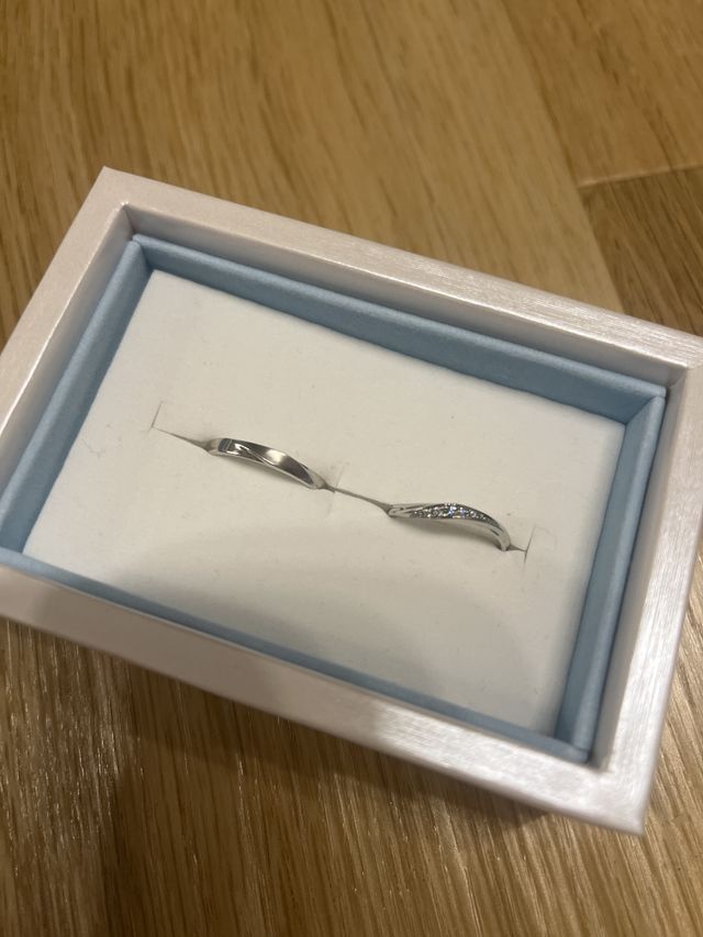 ブルーダイヤモンドのグラデーションになっていて綺麗です。