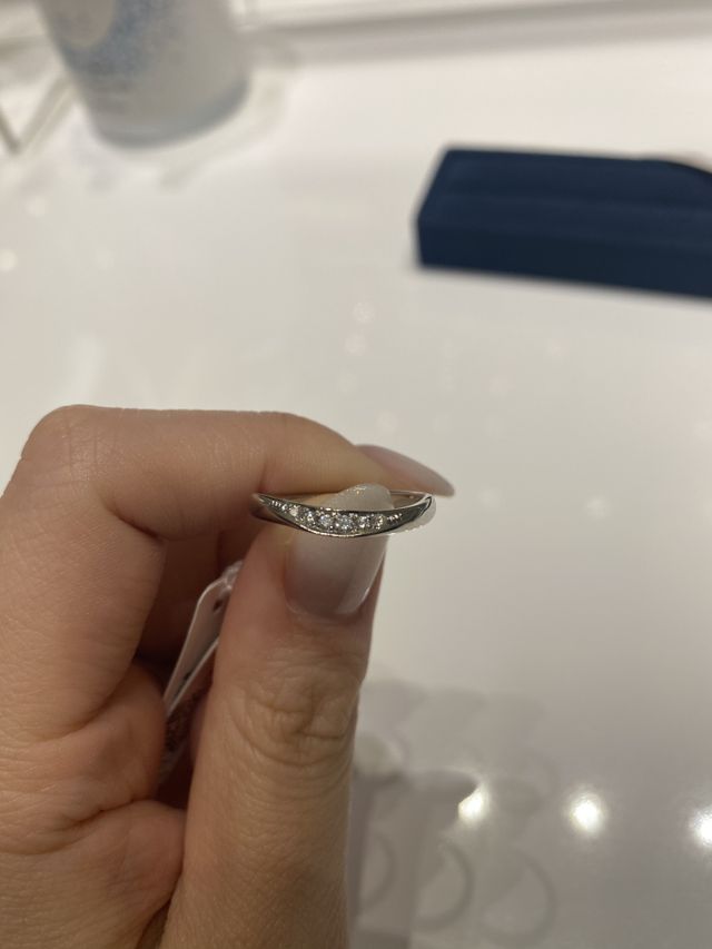 V型ですがウェーブのように見えてかわいいです。