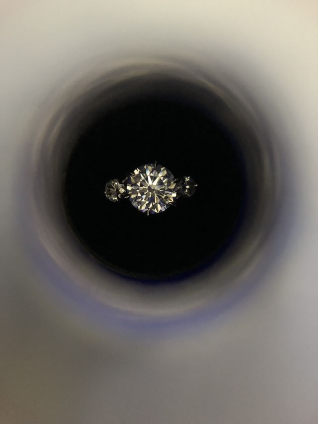 ケース付属のスコープで見たダイヤモンド、アロー形がハッキリ！