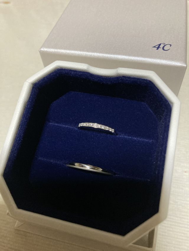 結婚指輪で、お互い好きなデザインを選びました。