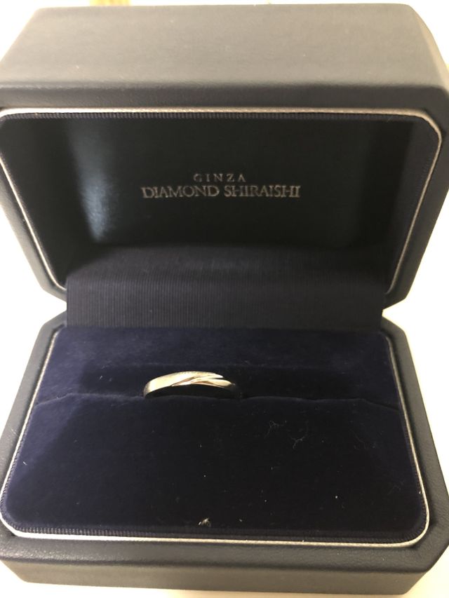 ちょっとマット加工が入ってるのが落ち着いてて良い。