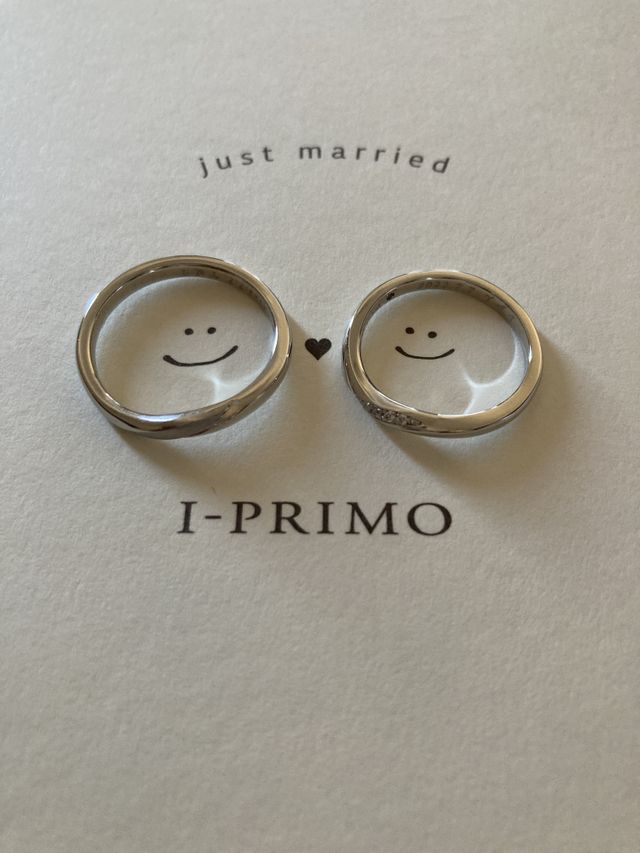 ウェーブのかかったシンプルなデザインです