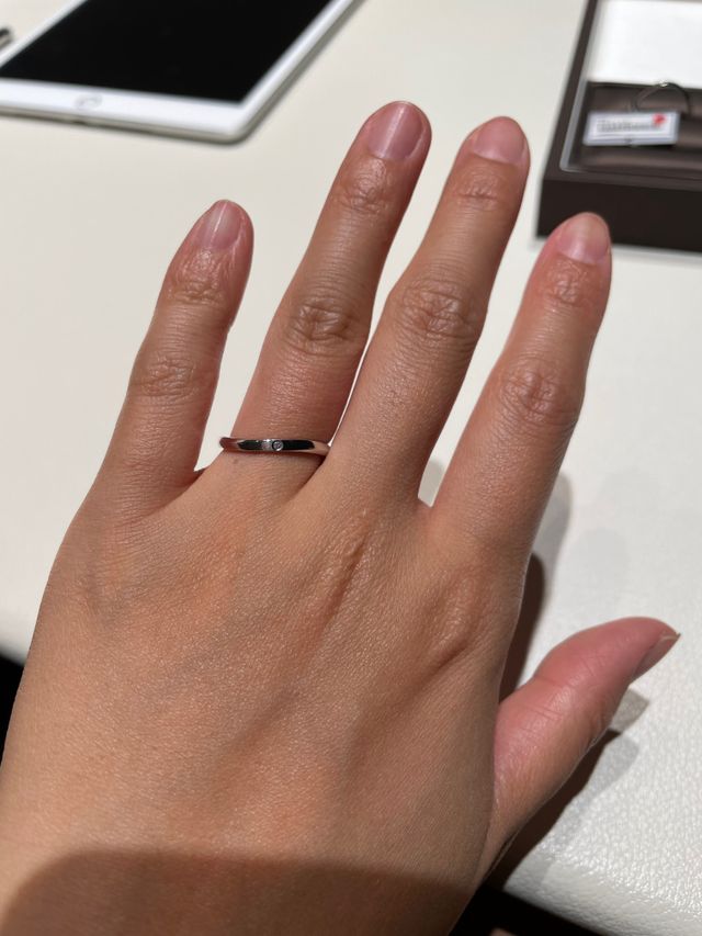 ウェーブがカッコいい。
石あり、石なしが選べます。