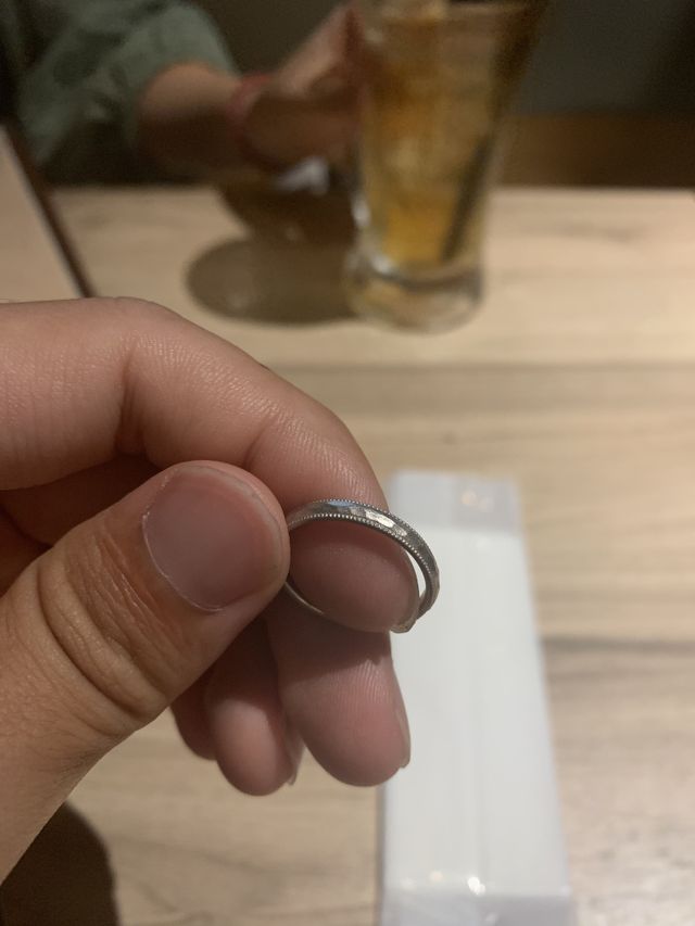 凹凸があるため顔を洗う時にザラッとして少し気になります。