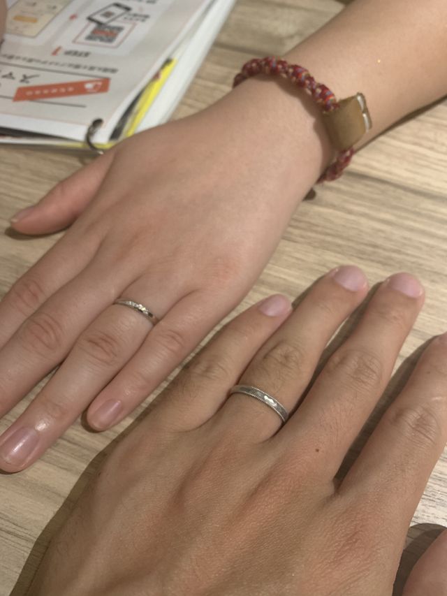 肌が黒いためピカピカは照れ臭く、艶消しデザインにしました。