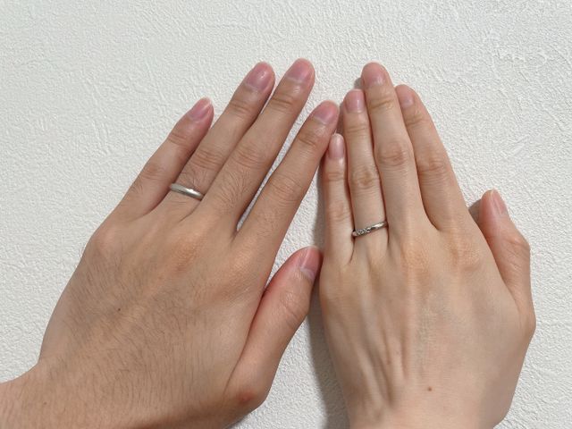 お互いの手に合ったデザインやリングを選びました！