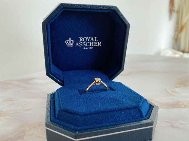 王冠モチーフと台座のメレダイヤにご注目下さい♡♡