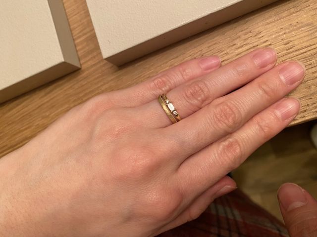 バゲットカットの指輪を検討中、重ねづけイメージも確認