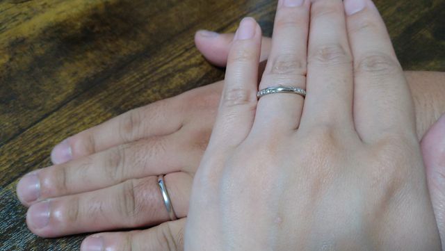 キラキラした輝きがとてもきれいな指輪です。