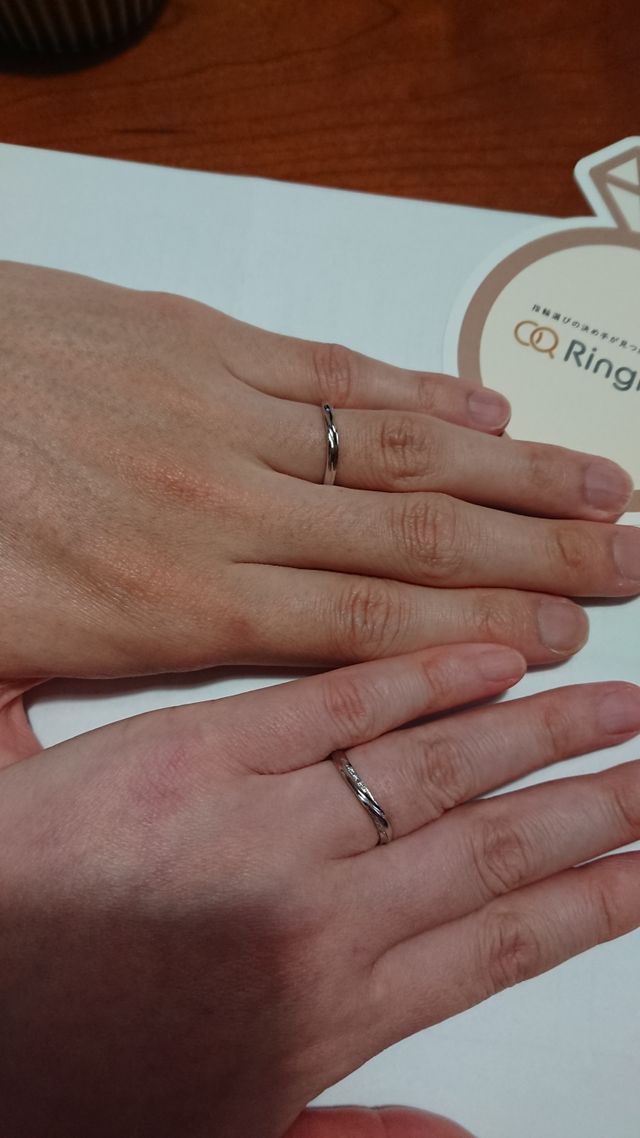 指輪をつけた写真