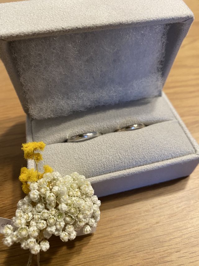 郵送での受け取りでした。
お花付きでかわいい