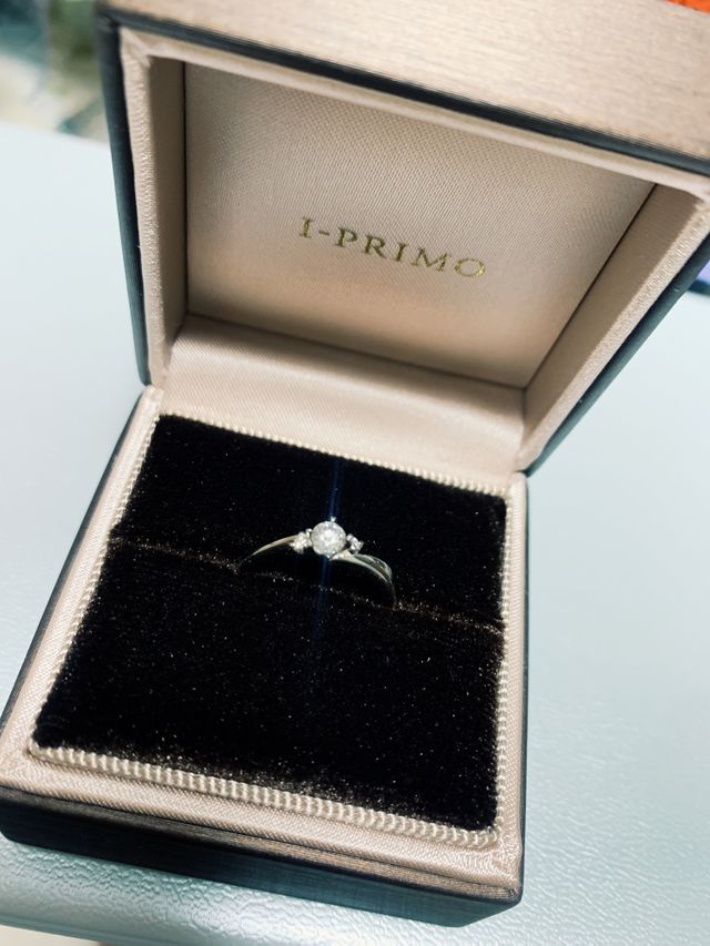 箱も光沢感あって上品！存在感のあるダイヤです。