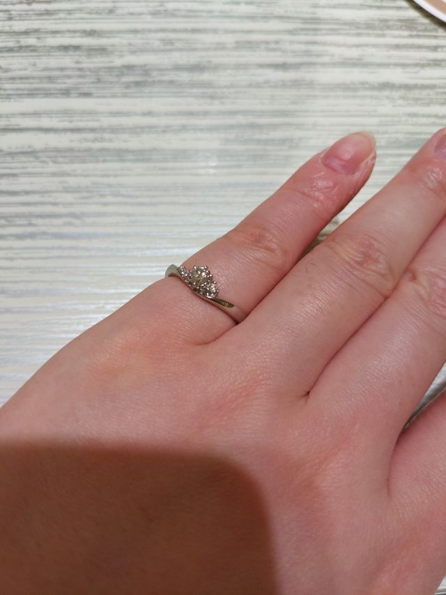 婚約指輪の試着