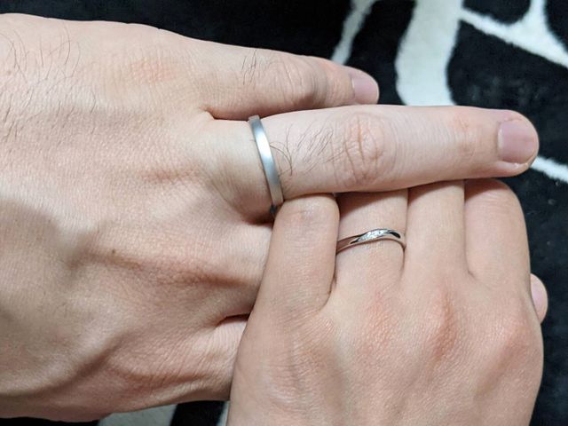出来上がった指輪を一緒につけてみました。