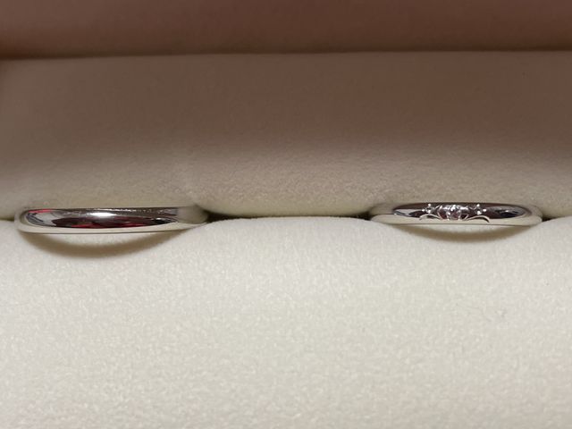 ダイヤの両サイドにミッキーを入れてもらいました。