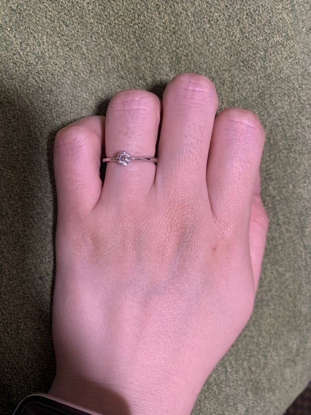 シンプルで細めなデザイン