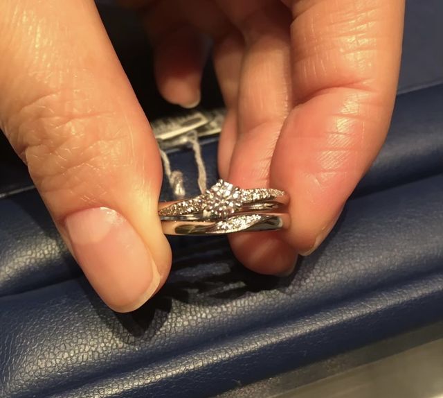 婚約指輪との重ね付け