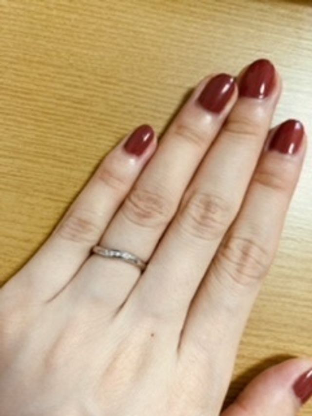 日本人の指に合うようなウェーブデザイン