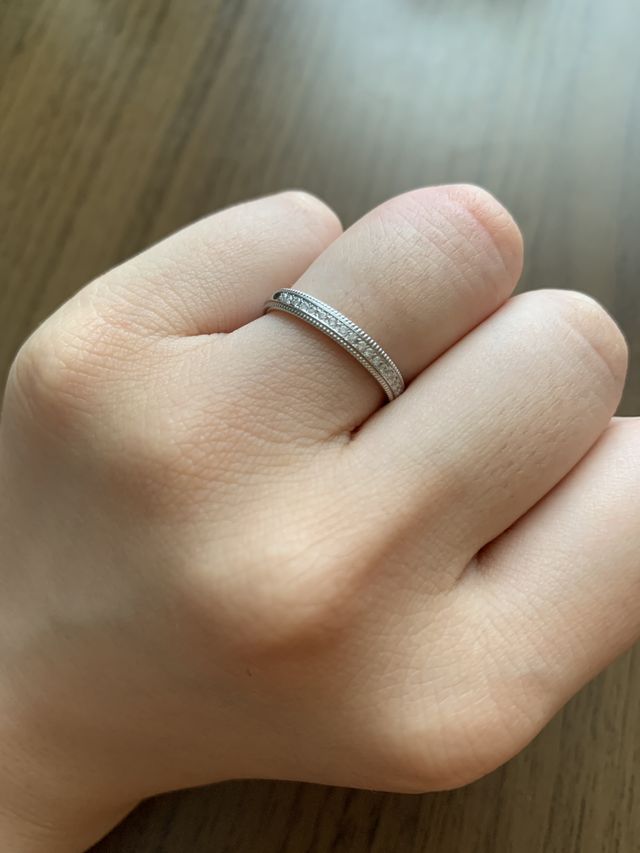 どの角度からみても綺麗な指輪
すごく自慢です
