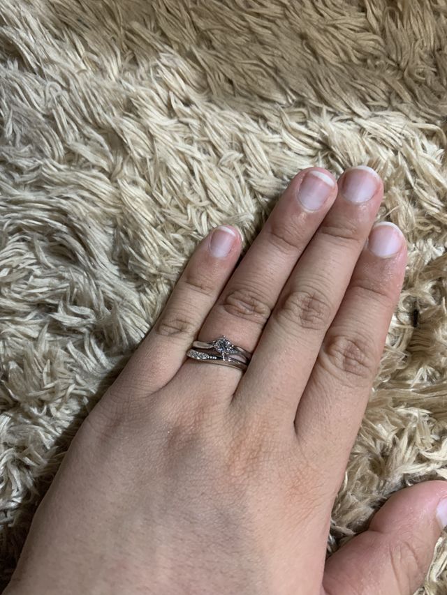 指が少し浮腫みやすく細長い感じではありませんが参考に&hellip;