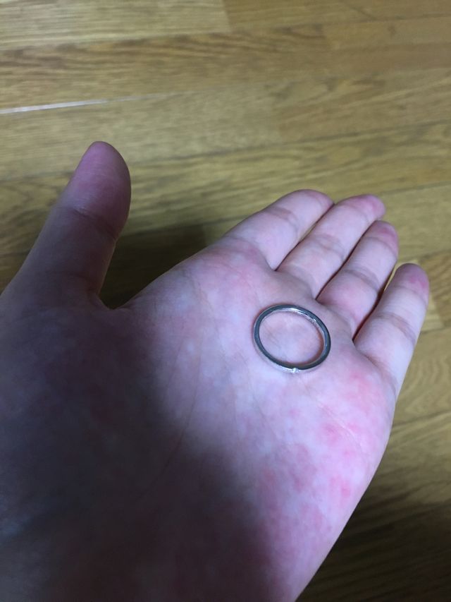 買ってからずっとしていますが傷が目立ちません