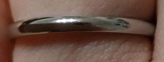 ティファニーの結婚指輪です。