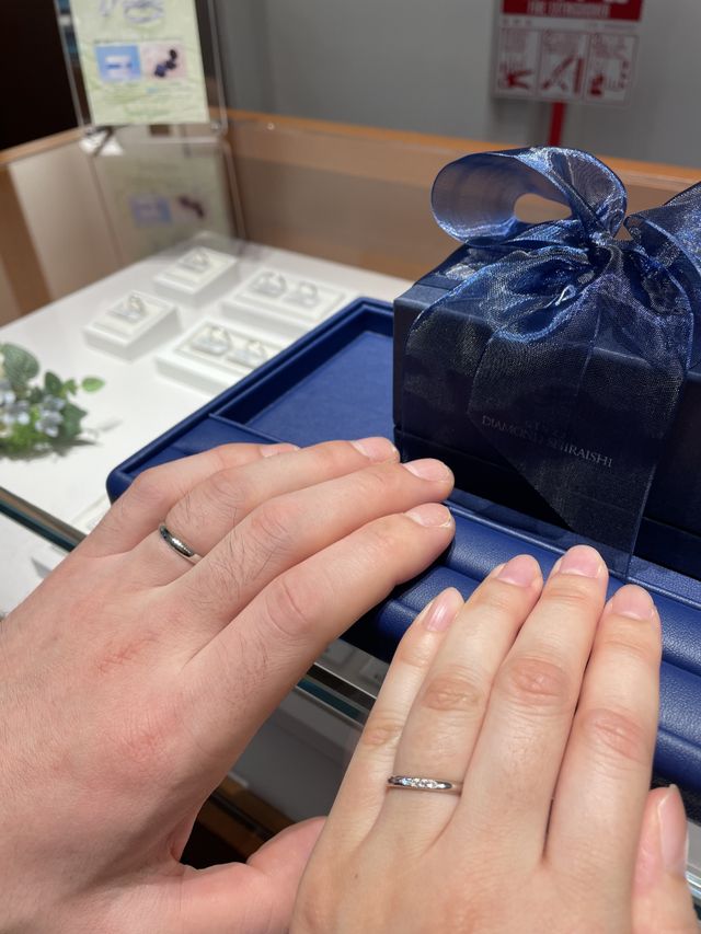 左が新郎、右が新婦です。