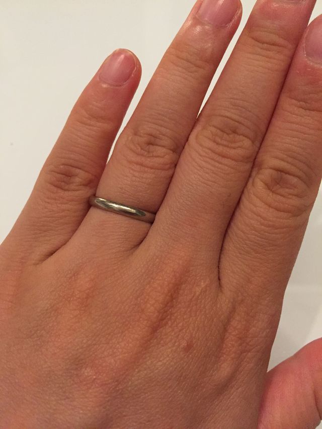 手にしっくりなじみます。