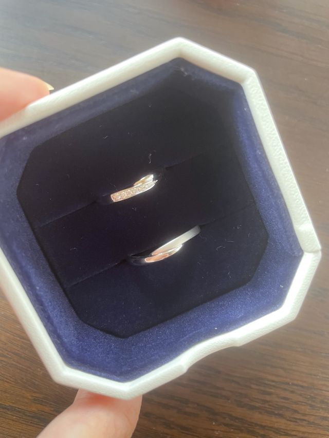 Vとウェーブが混ざったようなデザインにしました！
