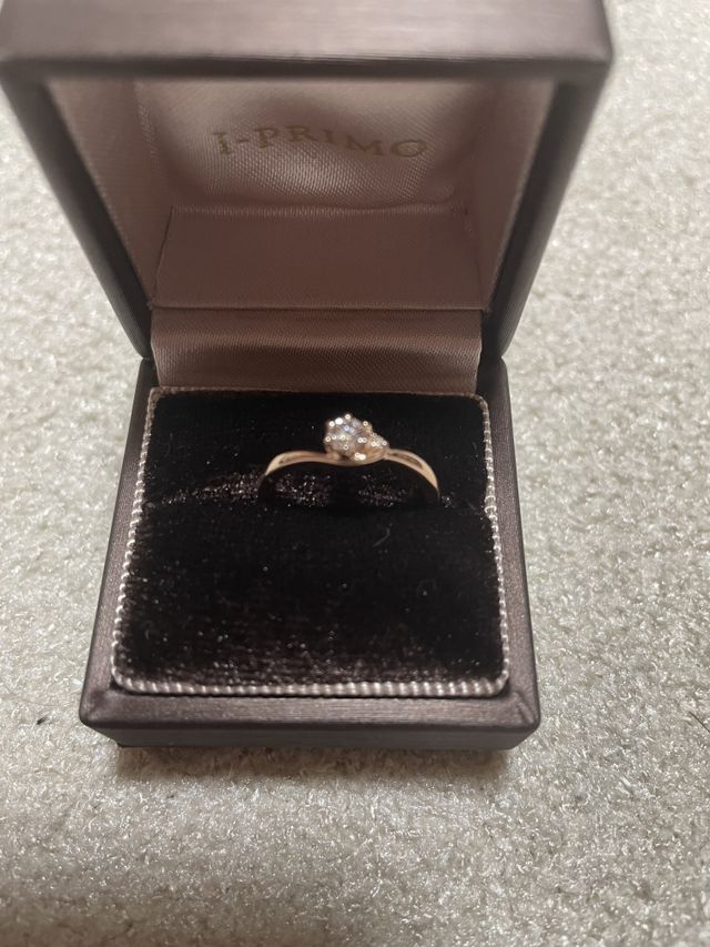 ピンクゴールドを選びました。