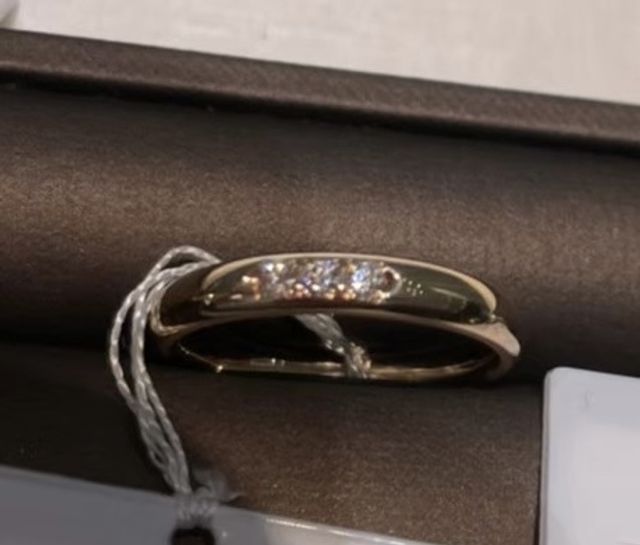 他のカラーも見せて頂きイメージしやすかったです(^ ^)