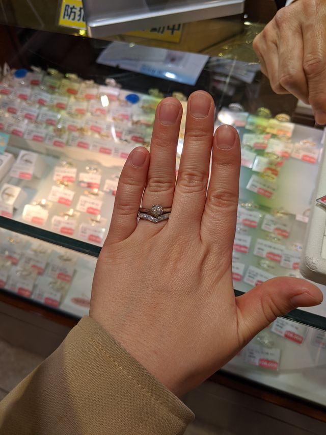 店舗にて試着した際の写真です。