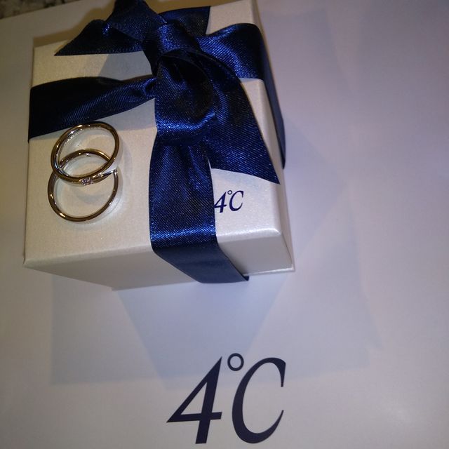 わかりづらいですが、ピンクダイヤ入ってます❗️