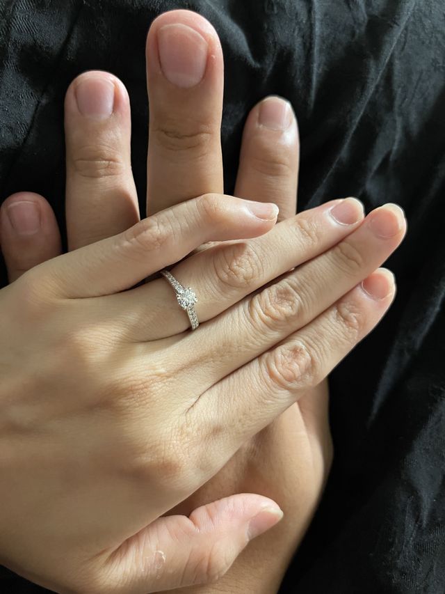 色々なお店を見ましたが、1番ダイヤの大きさ、綺麗度満足です！