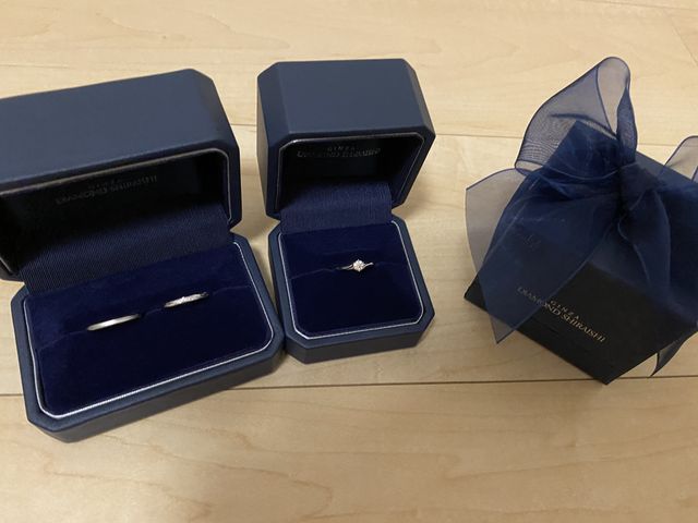 紺色の箱がかわいいです