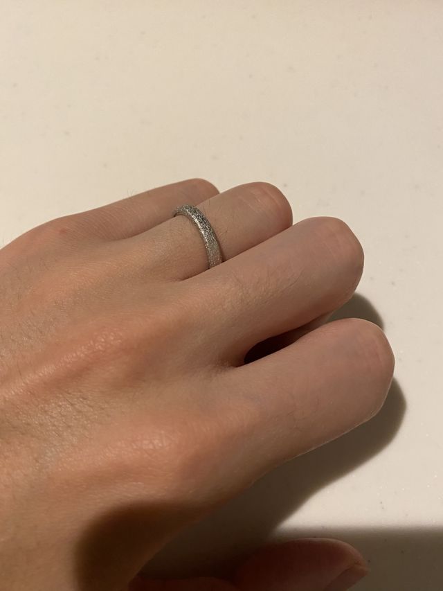 細かく石地が打ってあり、光沢があってとても素敵です。